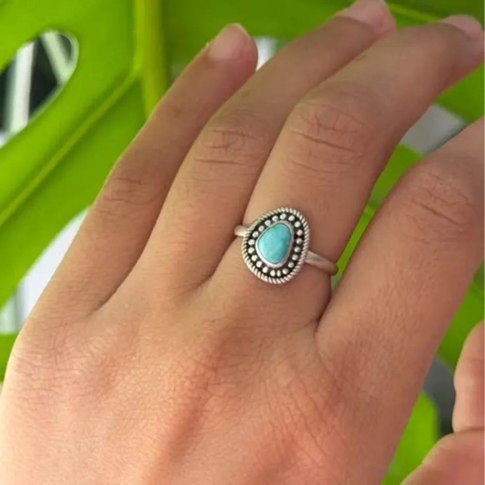 Pretty Turquoise Sterling Silver Ring — Size 6
